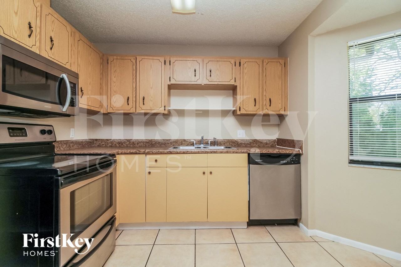 516 Gaspar Ave - Photo 6 of 15