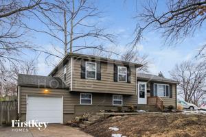 featured image of 4900 N Sycamore Dr