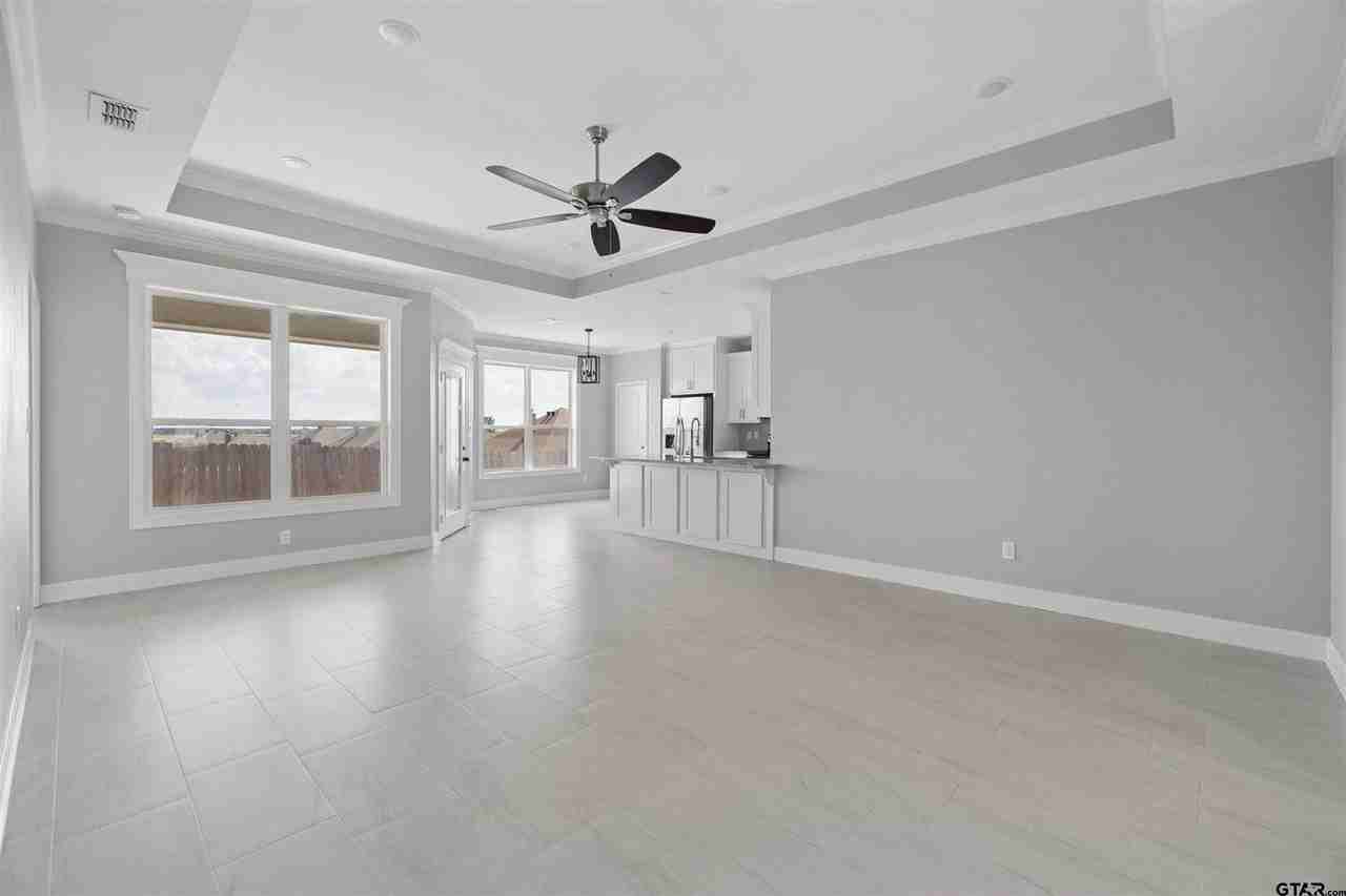 629 3rd St - Photo 2 of 18