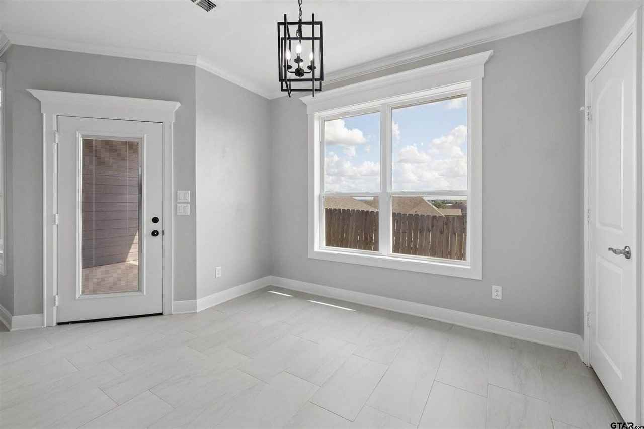 629 3rd St - Photo 6 of 18