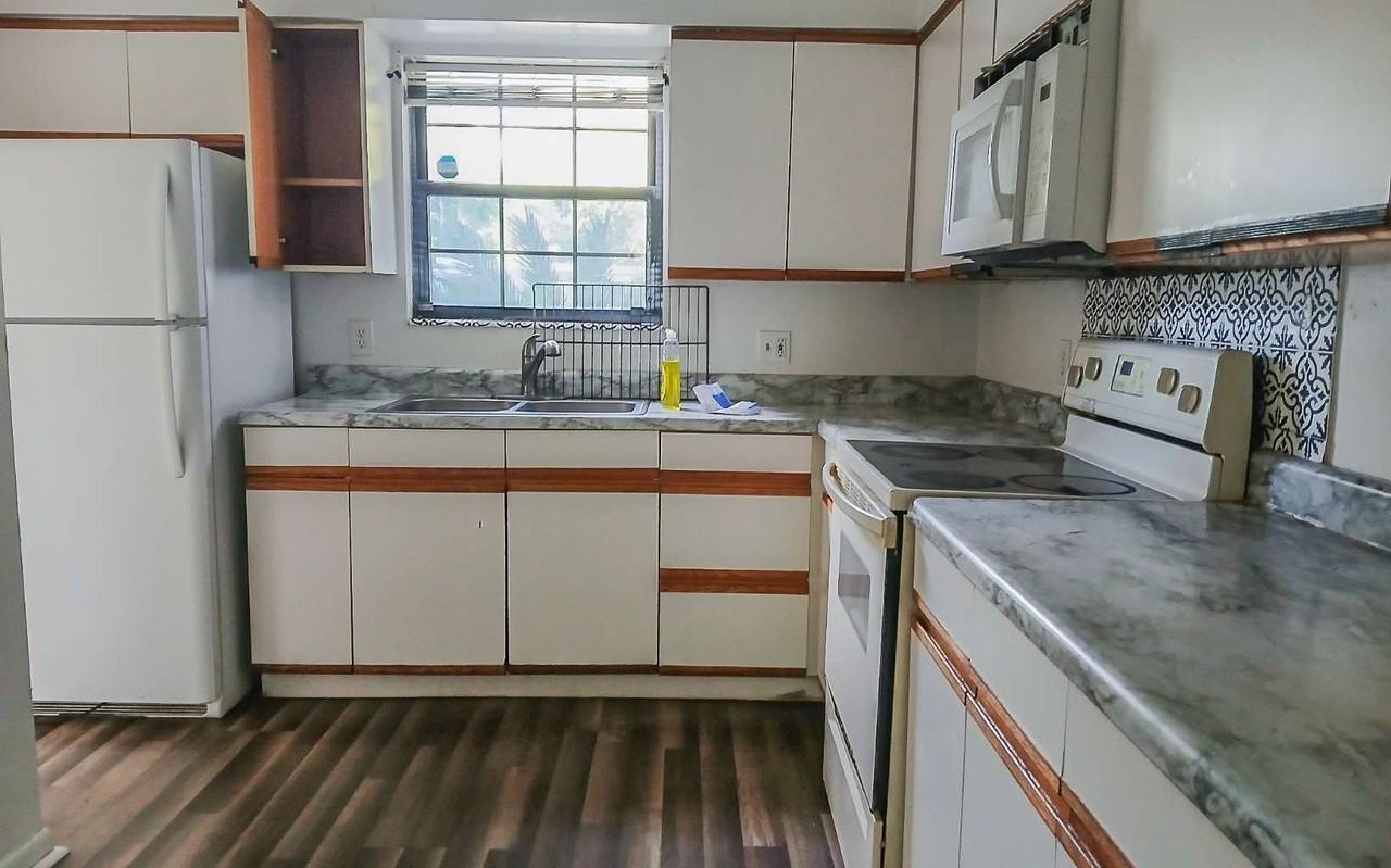 996 Se Putnam St - Photo 2 of 7