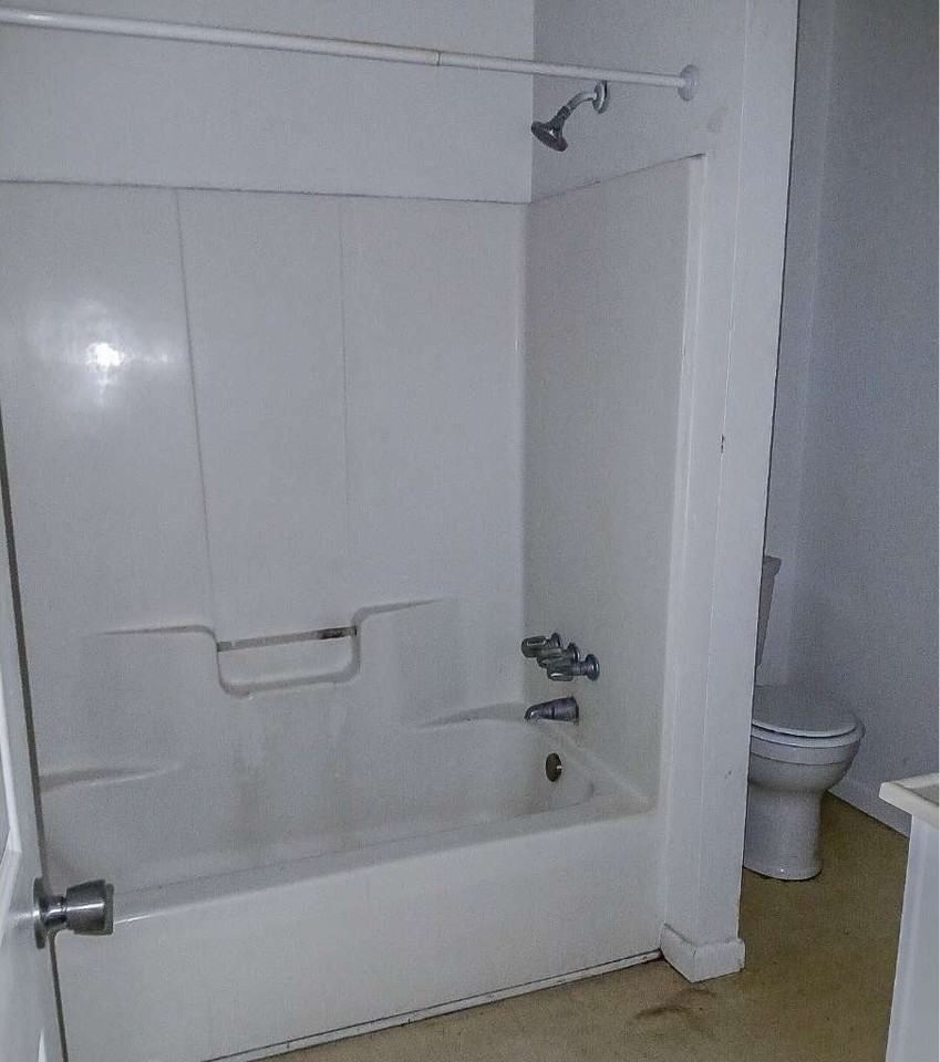 996 Se Putnam St - Photo 6 of 7