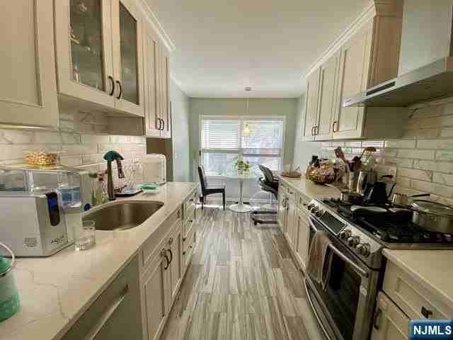 144 Panorama Dr - Photo 7 of 10