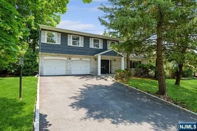 437 Summit St - Photo 3 of 25