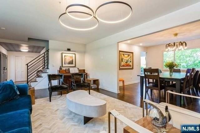 437 Summit St - Photo 5 of 25