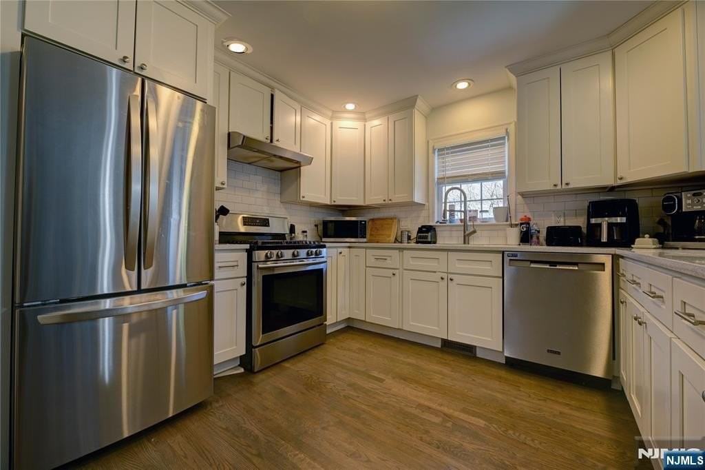 31 Ashwood Ave - Photo 5 of 29