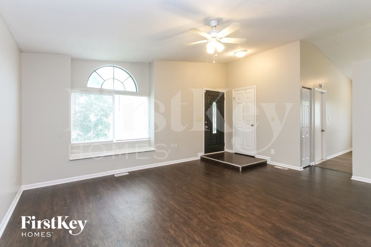 3912 Truro Ct - Photo 4 of 19