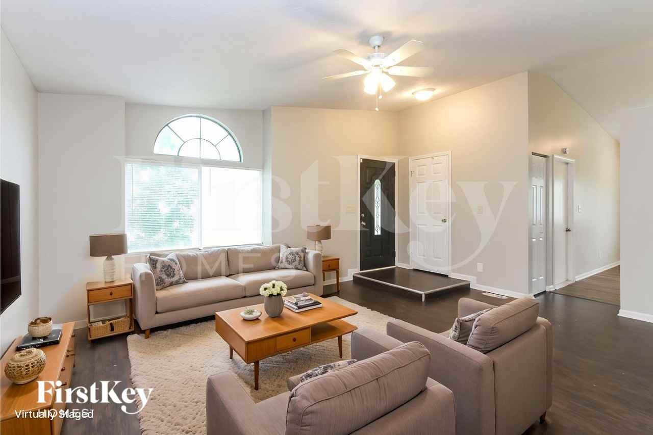 3912 Truro Ct - Photo 5 of 19