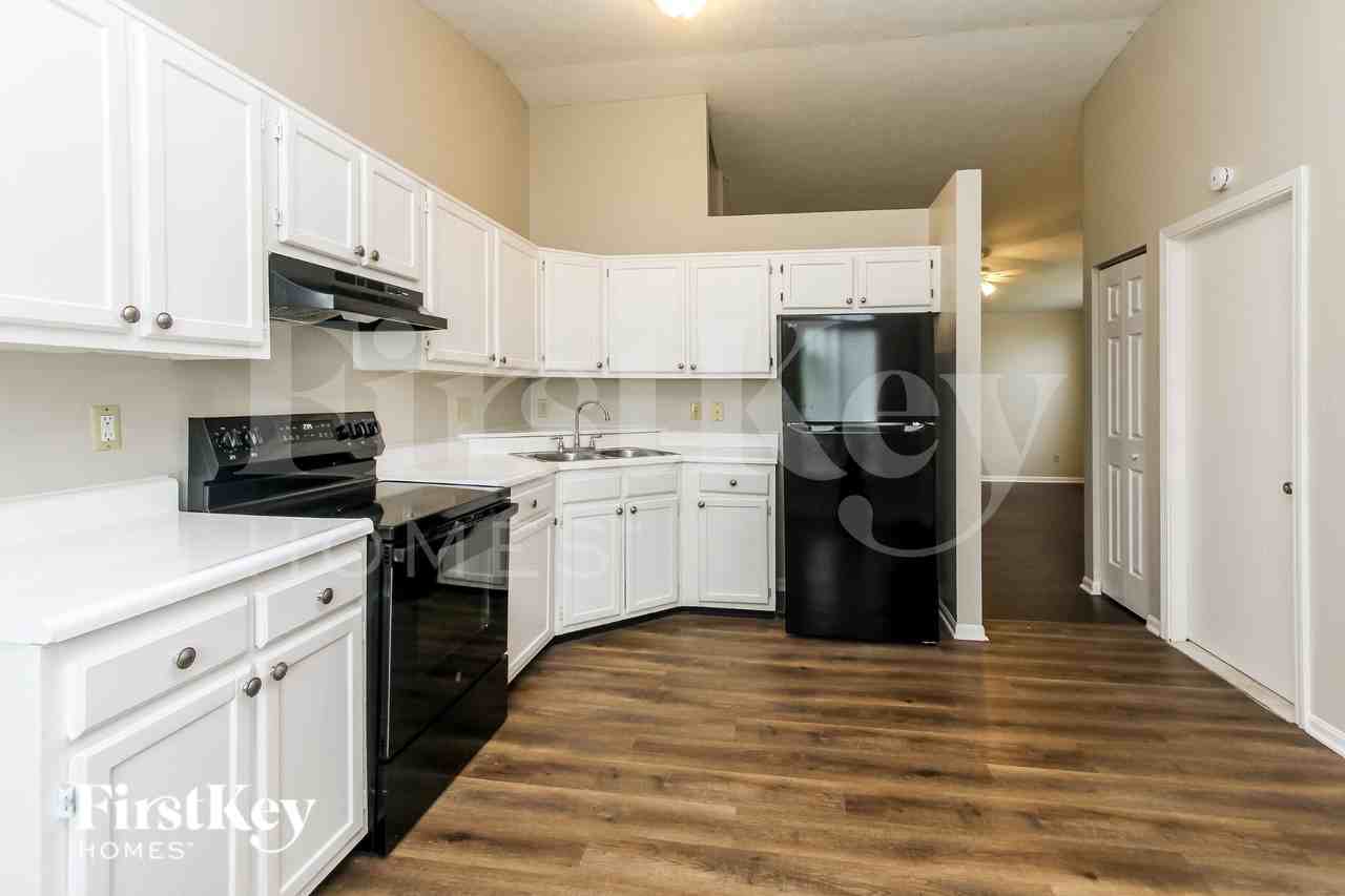 3912 Truro Ct - Photo 6 of 19