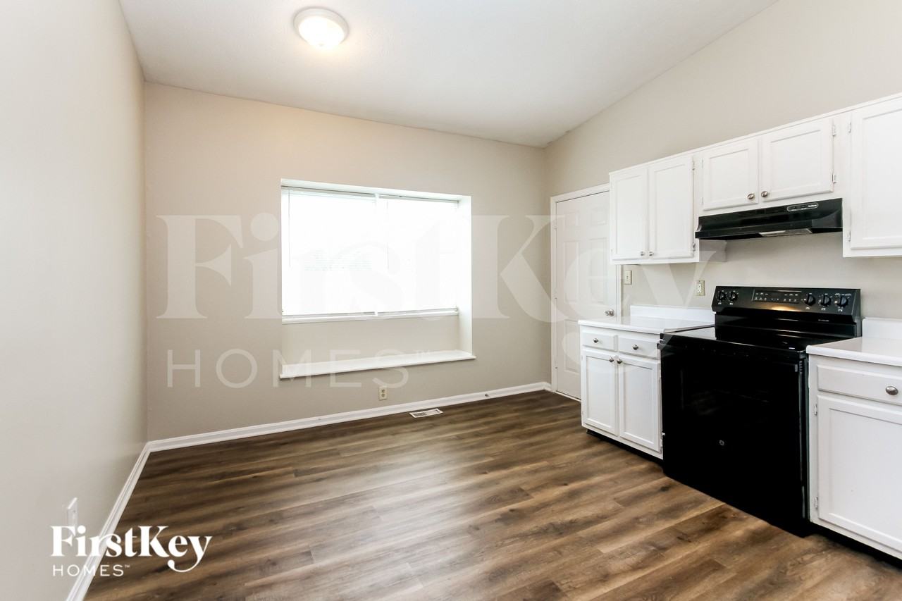 3912 Truro Ct - Photo 7 of 19