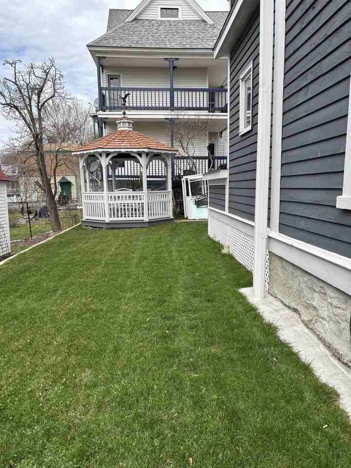 92 Ashland St #2 - Photo 3 of 29