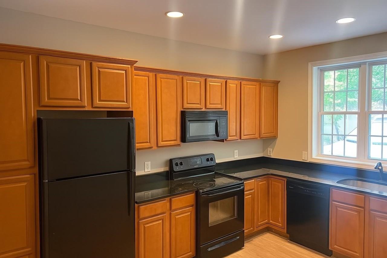 27 Clancy Dr - Photo 3 of 22