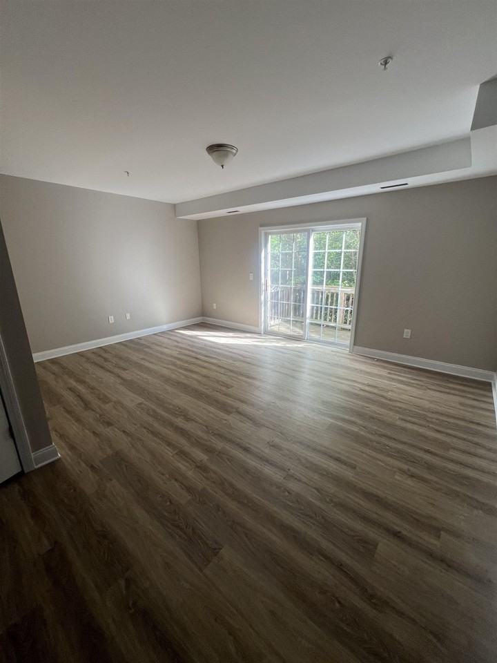 27 Clancy Dr - Photo 5 of 22