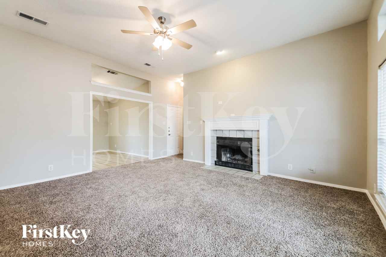 3337 Evers Pkwy - Photo 3 of 20