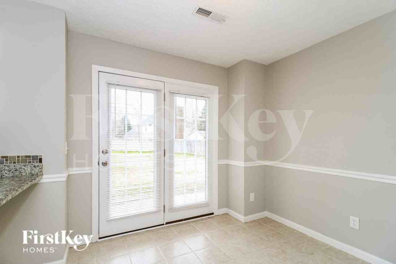 3302 Sparrowhawk Dr - Photo 6 of 15