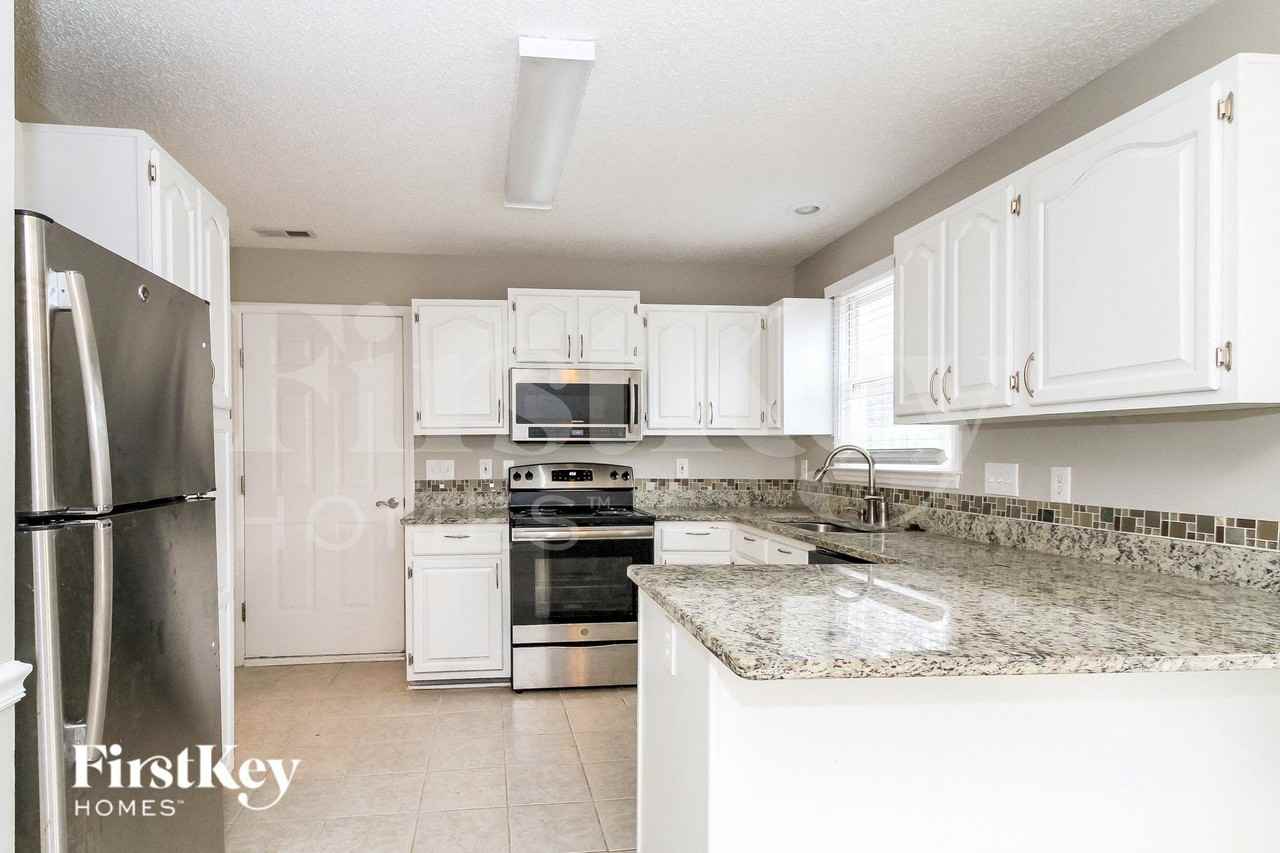 3302 Sparrowhawk Dr - Photo 7 of 15