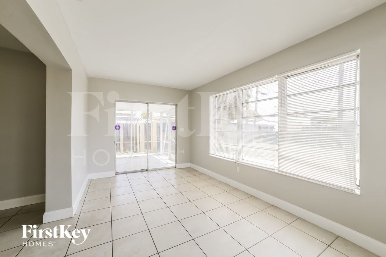 2807 Utopia Dr - Photo 6 of 16