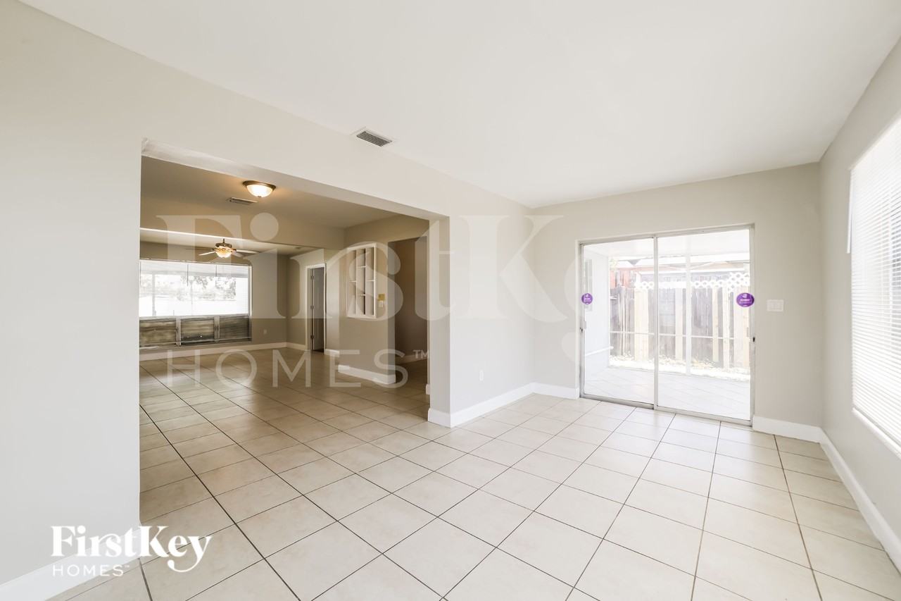 2807 Utopia Dr - Photo 7 of 16