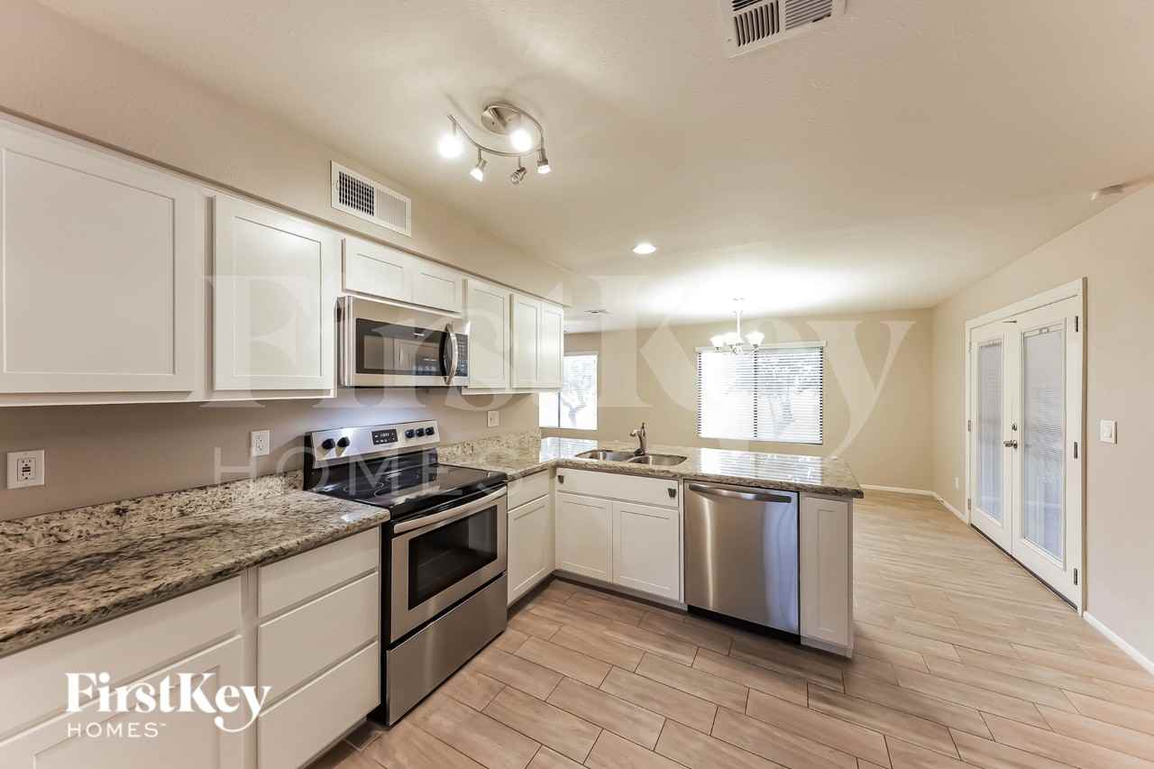 2719 E Charleston Ave - Photo 5 of 15