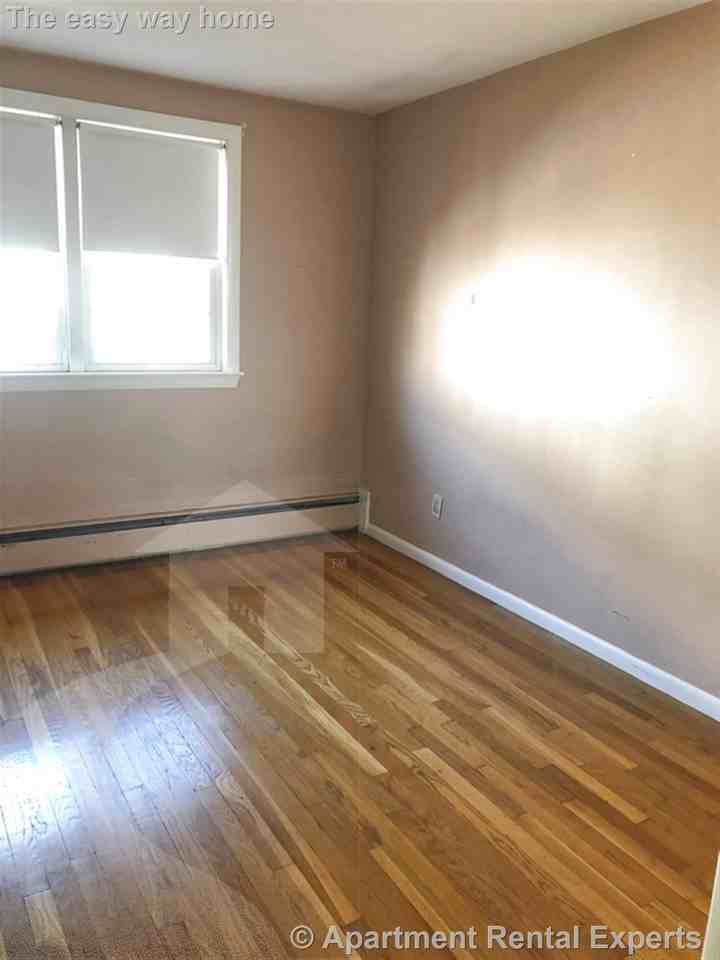 88 North St - Photo 2 of 12