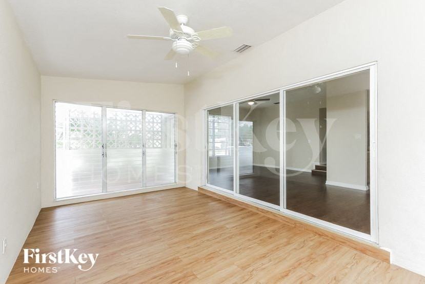 22363 Catherine Ave - Photo 7 of 15