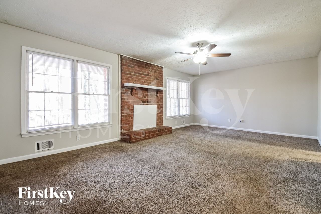 213 Mill Trce - Photo 2 of 16