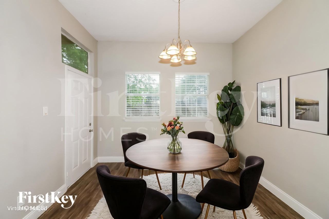 2106 Hazyknoll Ln - Photo 6 of 19