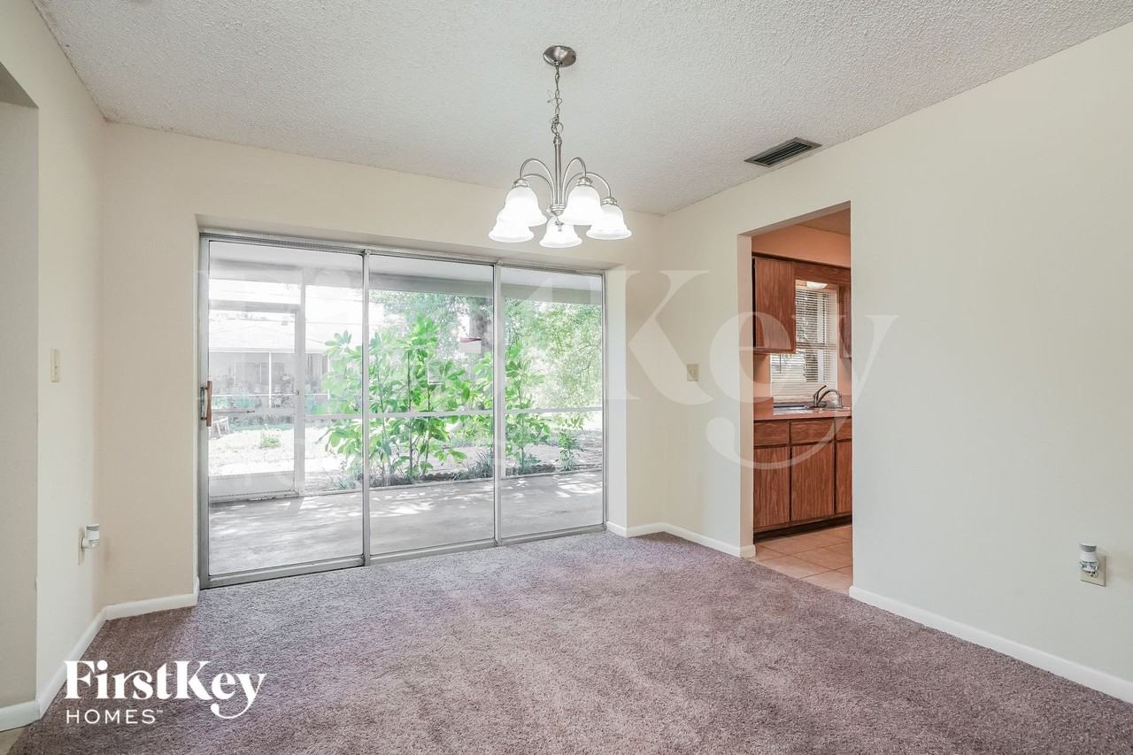 18125 Hilda Dr - Photo 4 of 15