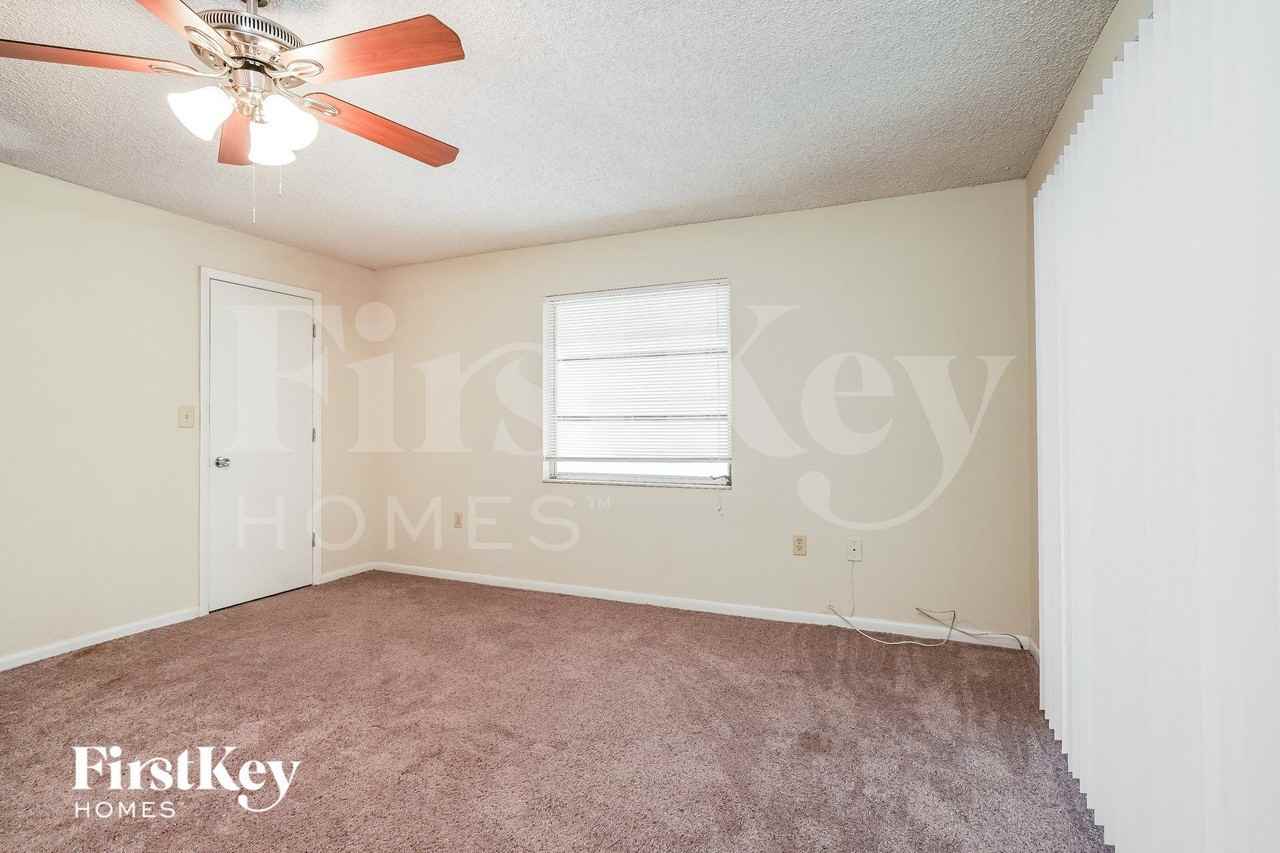 18125 Hilda Dr - Photo 7 of 15