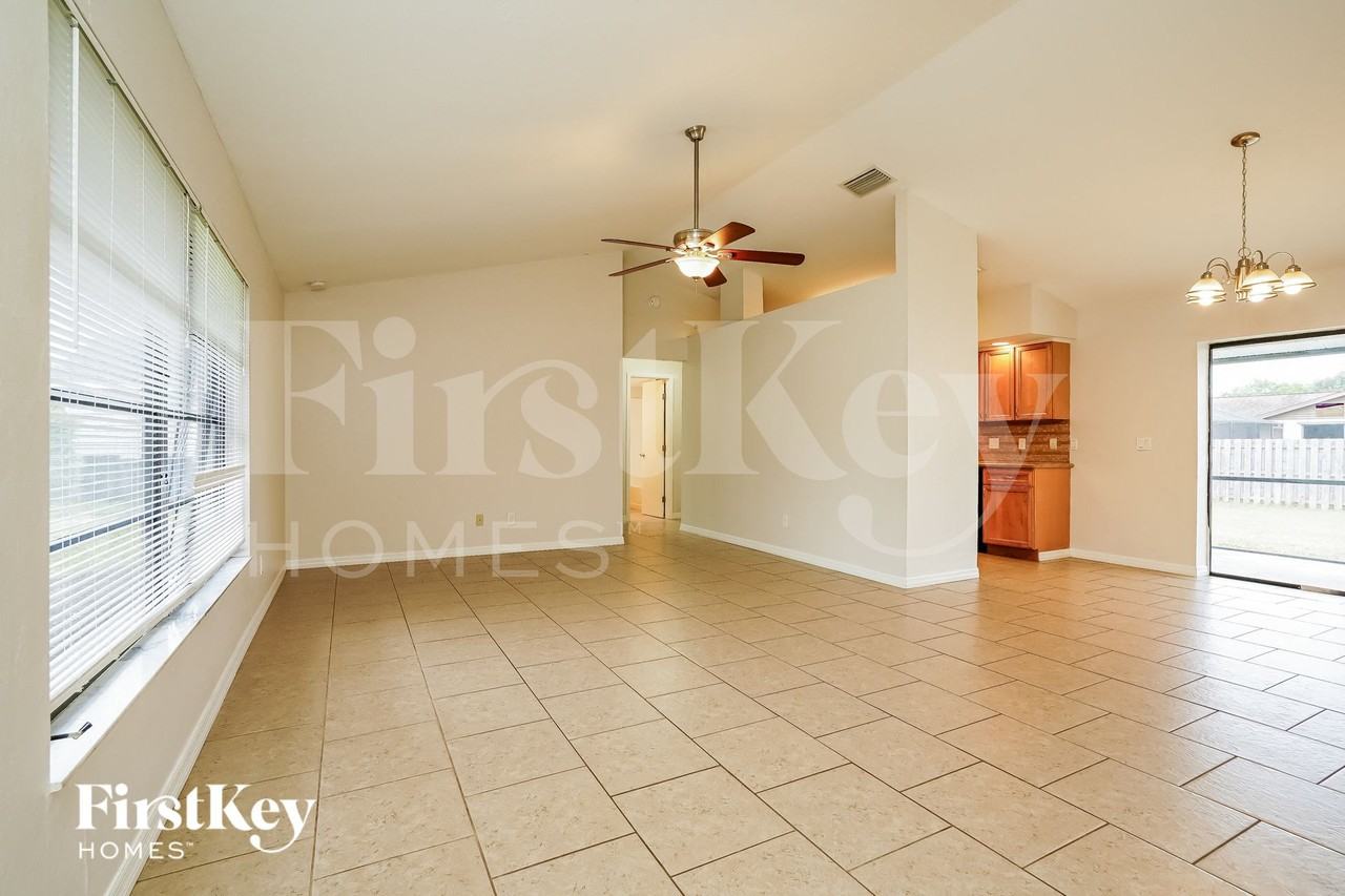 17460 Oriole Rd - Photo 3 of 15