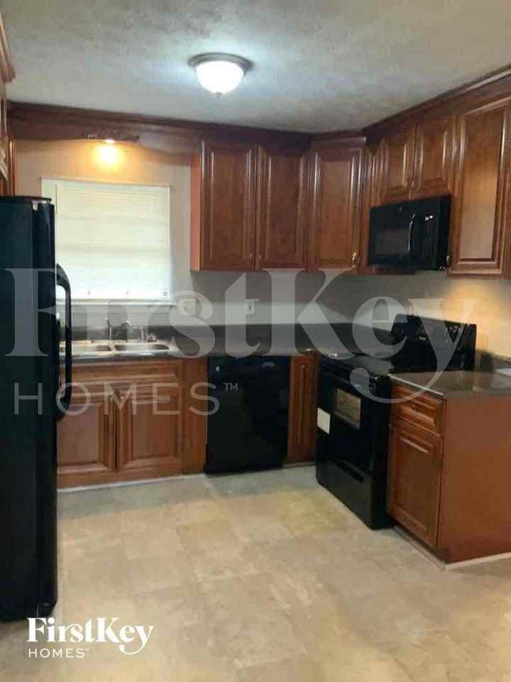 1583 Pates Creek Rd - Photo 4 of 11