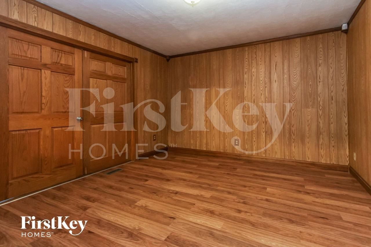 1426 Moores Mnr - Photo 3 of 15