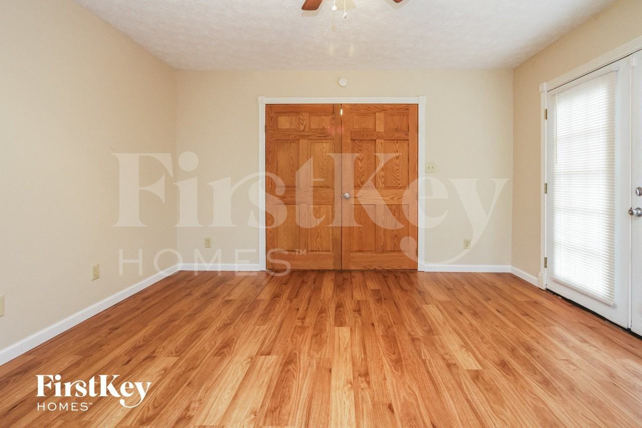 1426 Moores Mnr - Photo 5 of 15