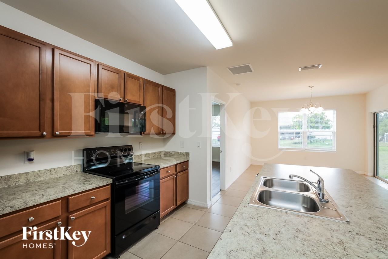 119 Se 20th St - Photo 6 of 16