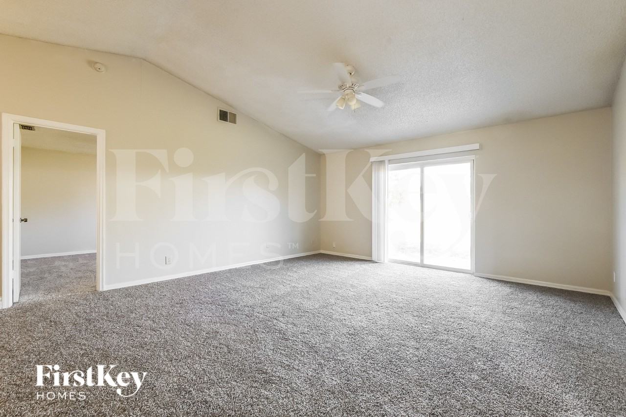 1051 Shepherd Ave - Photo 2 of 16