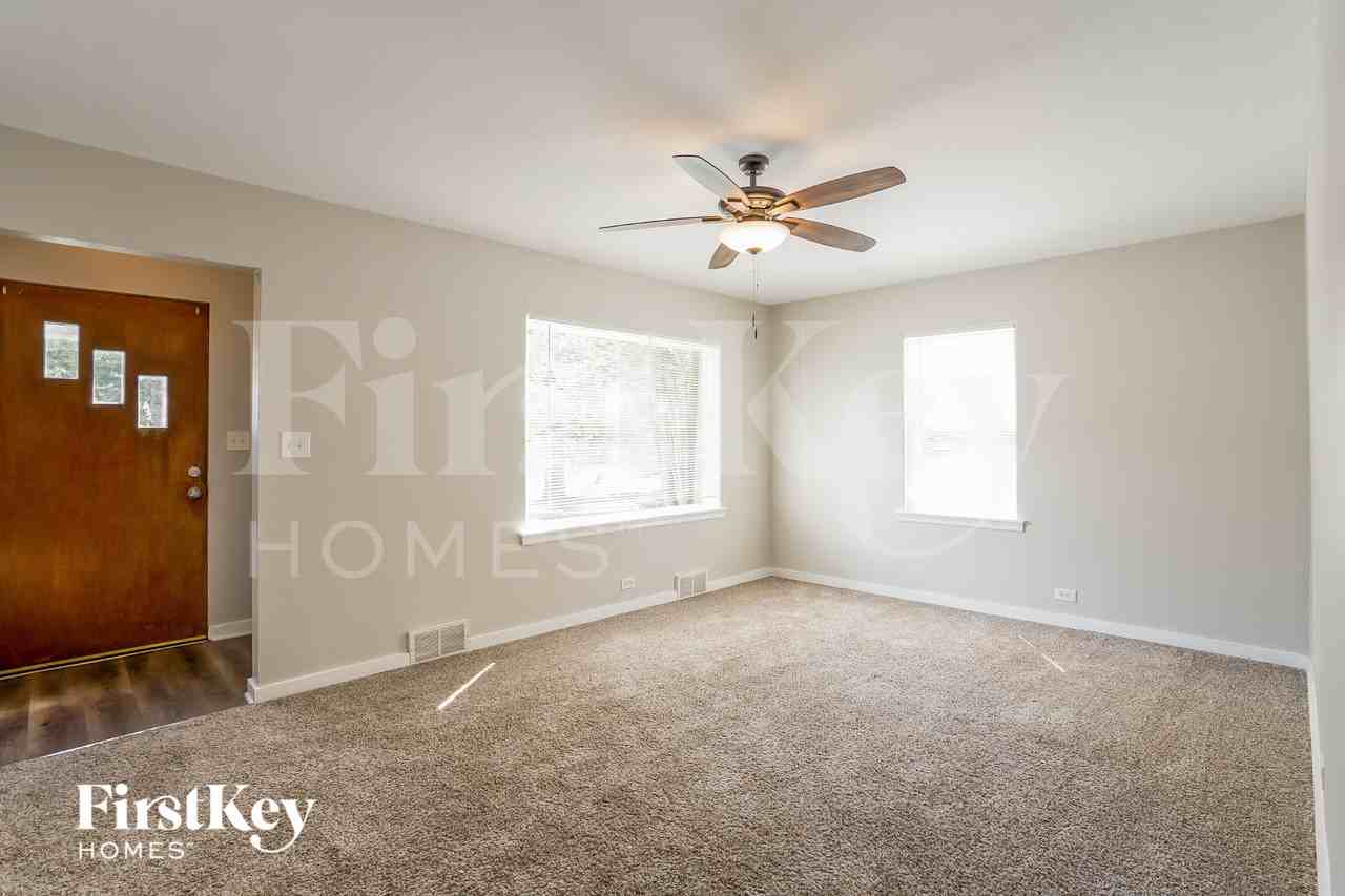 1026 Muirfield Ave - Photo 3 of 15