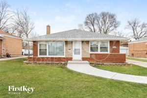 featured image of 1018 E 161st Pl