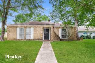 1 Midwood Cir - Photo 1 of 1