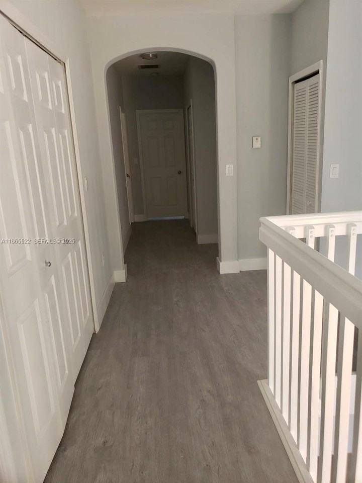 8478 Southwest 166th Place - Photo 5 of 18