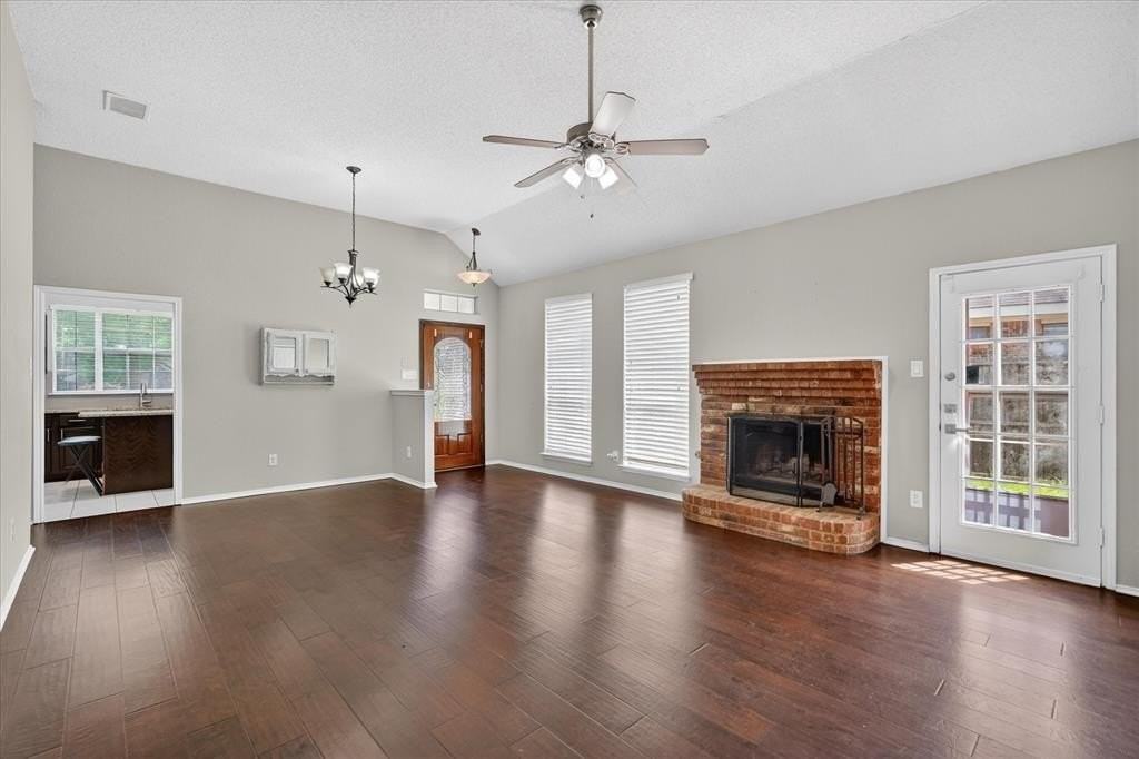 505 Picketts Dr - Photo 7 of 30