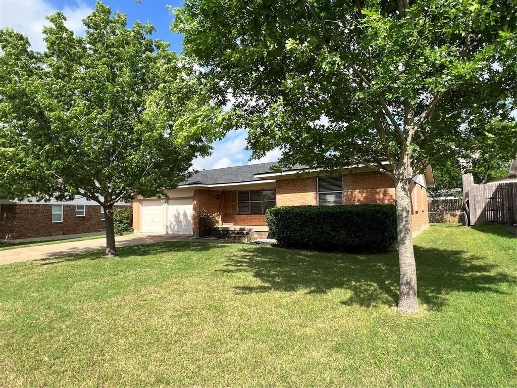 2406 Ridgecrest Dr - Photo 2 of 22