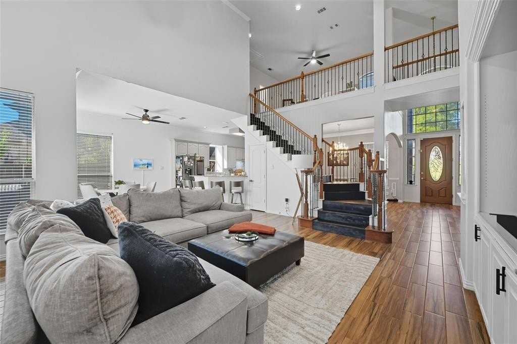 3116 Creek Haven Dr - Photo 3 of 38