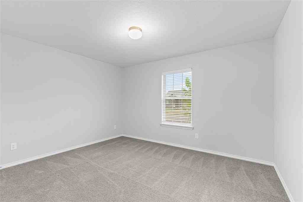 4807 Avion Dr - Photo 4 of 16