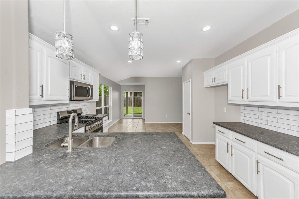 2201 Sweetwood Dr - Photo 5 of 27