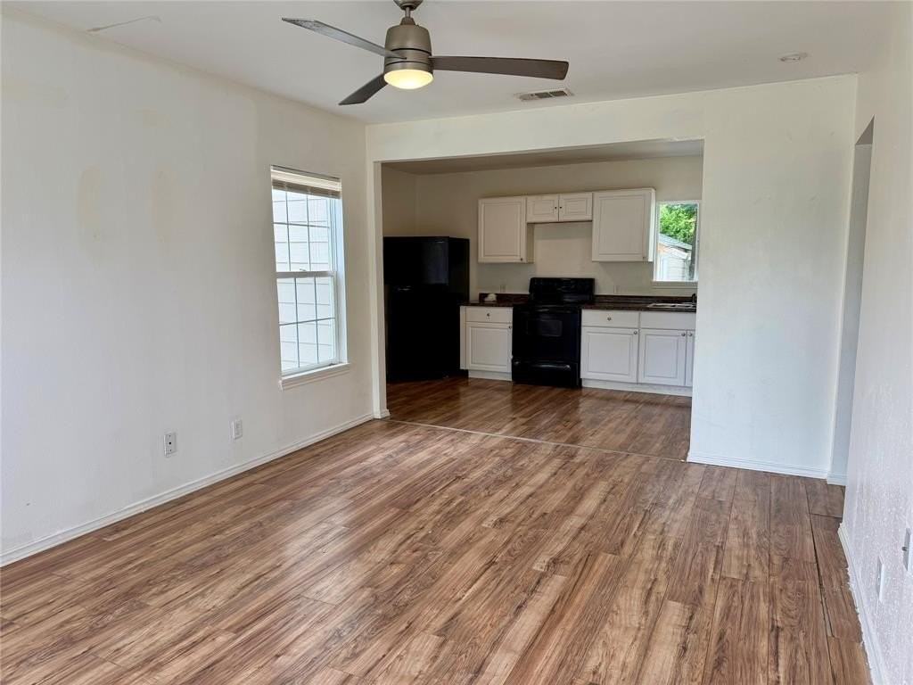 2303 Deer Path Dr - Photo 5 of 17