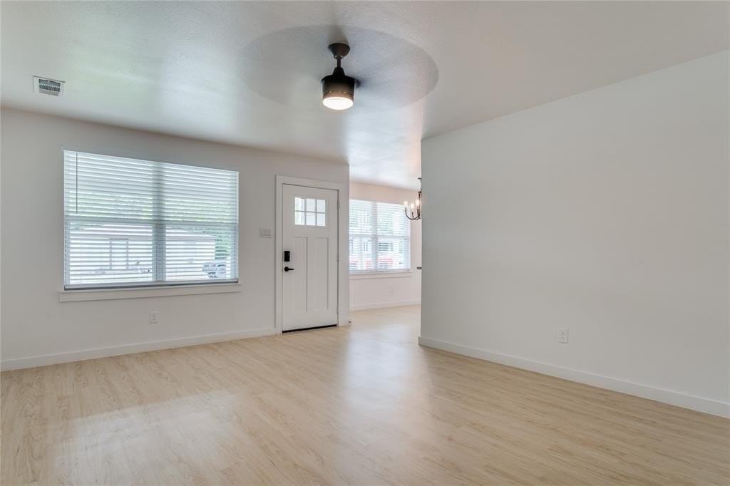 507 Campbell St - Photo 2 of 12