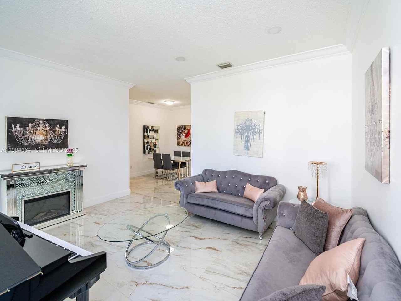 16332 Southwest 83rd Lane - Photo 3 of 40