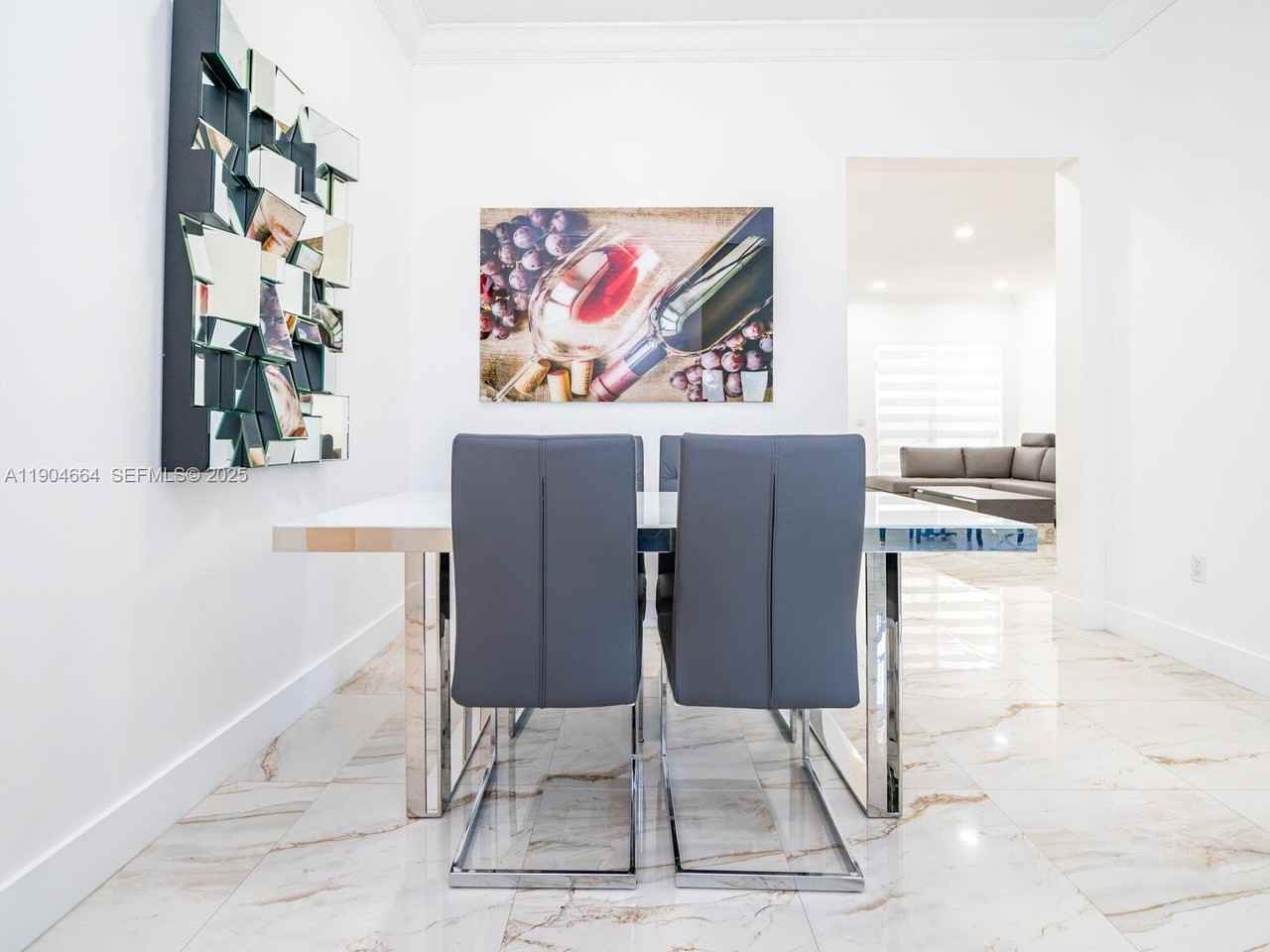 16332 Southwest 83rd Lane - Photo 5 of 40