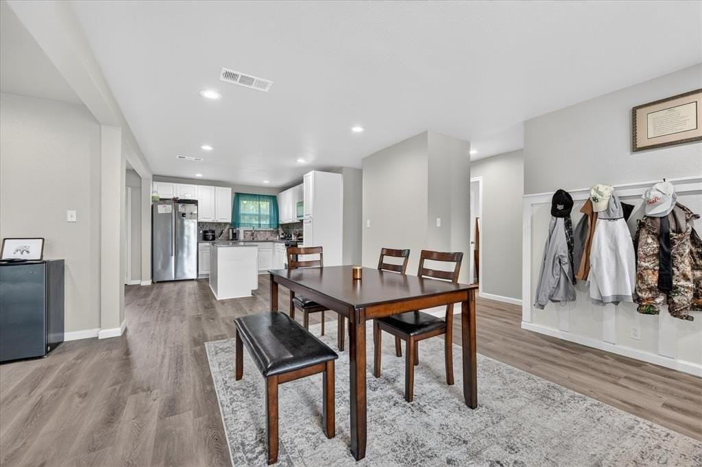 324 N Shore Pl - Photo 7 of 23