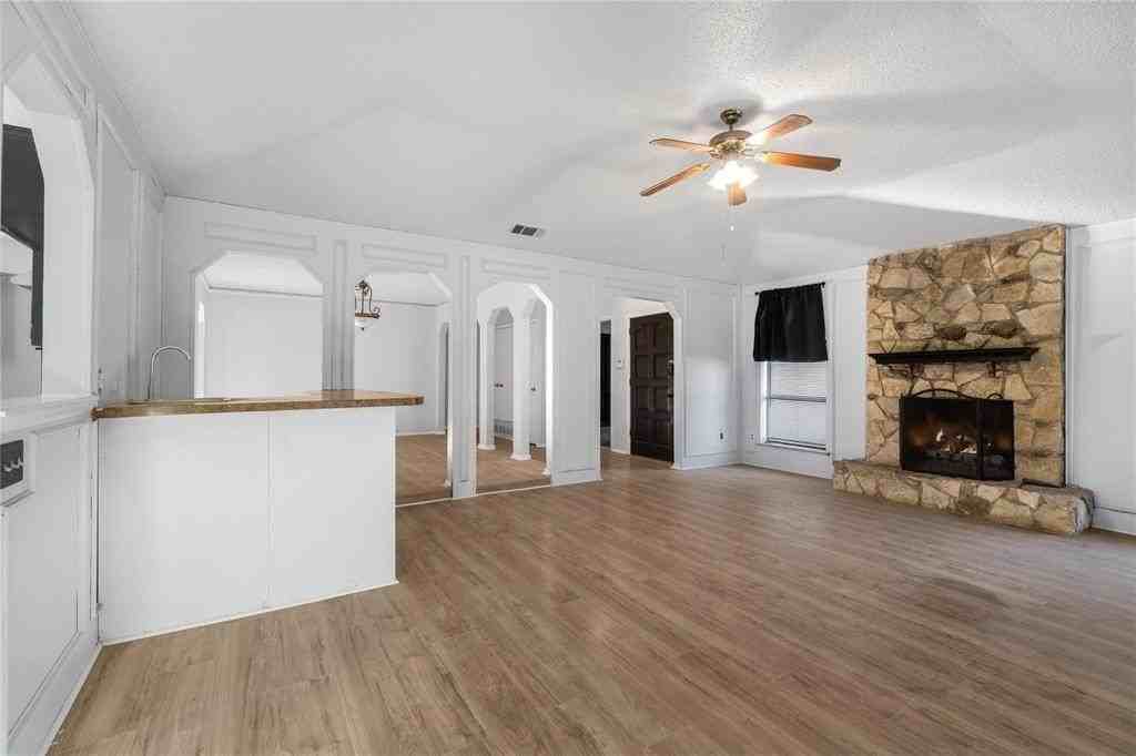 6930 Thornwood Dr - Photo 6 of 19